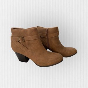 Me‎ Too Brown Ankle Boots size 11